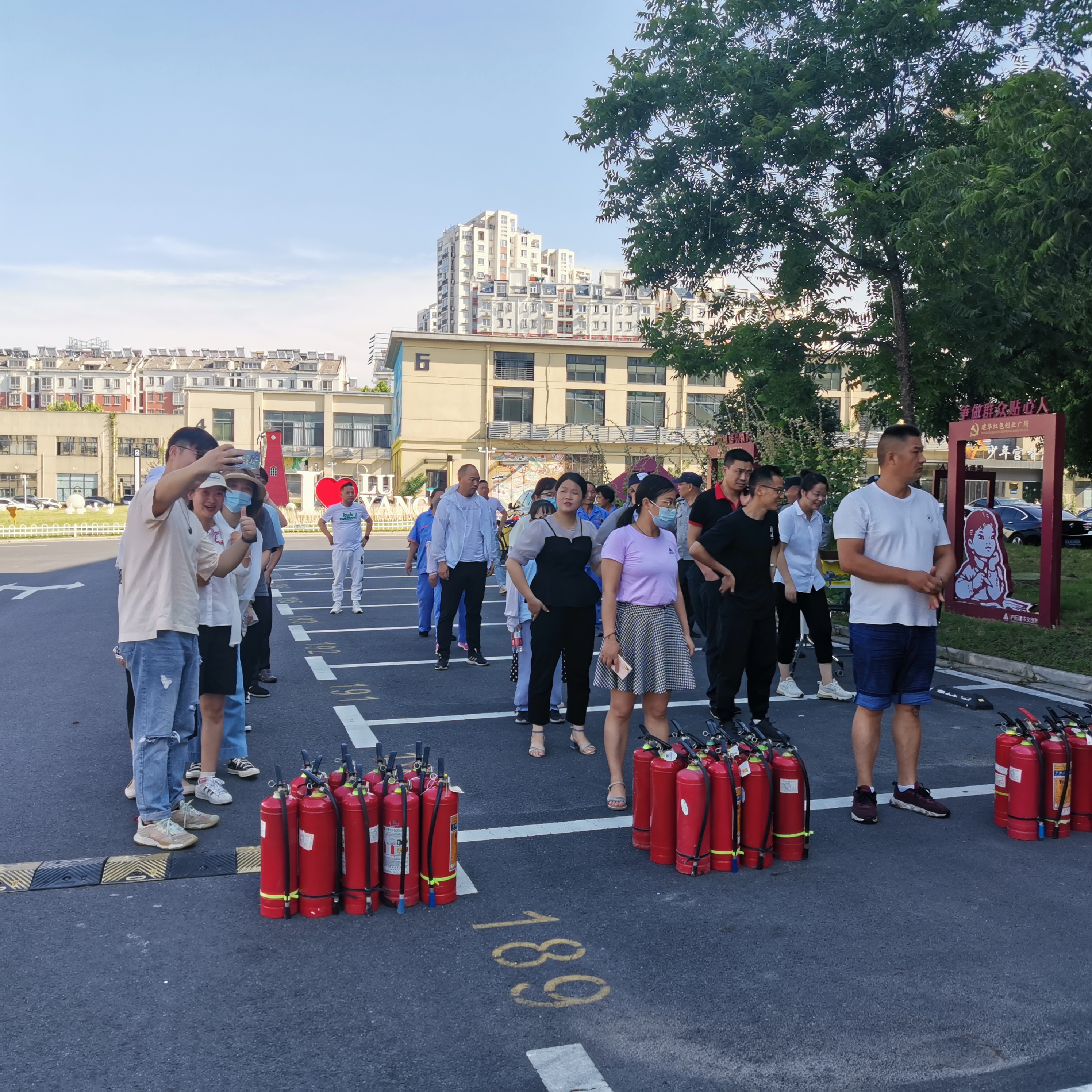 “勤抓演練，常駐安全”廬陽(yáng)建華文創(chuàng)園開(kāi)展消防演習(xí)活動(dòng)