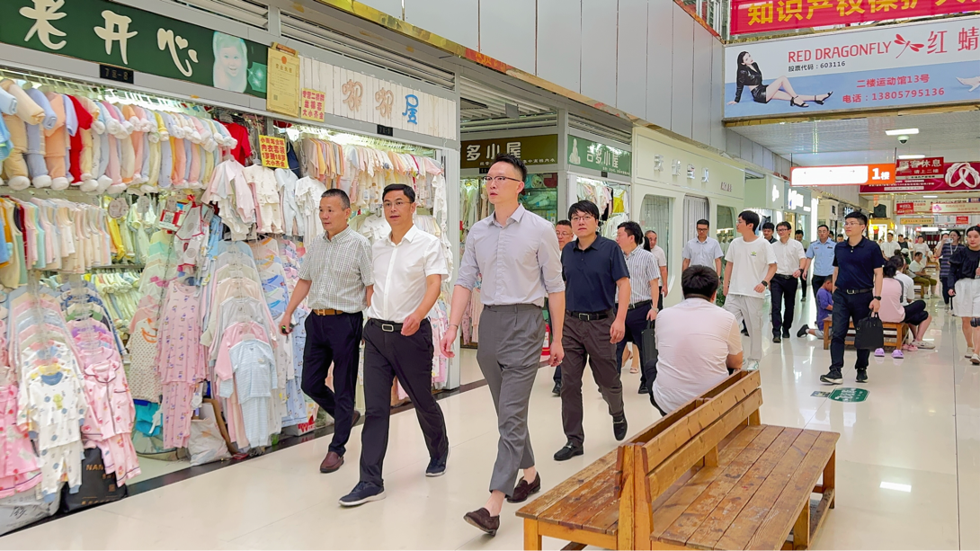 繃緊“安全弦”，把好“節(jié)前關(guān)”！拱墅區(qū)區(qū)領(lǐng)導(dǎo)蒞臨錢江商城開展節(jié)前安全生產(chǎn)檢查