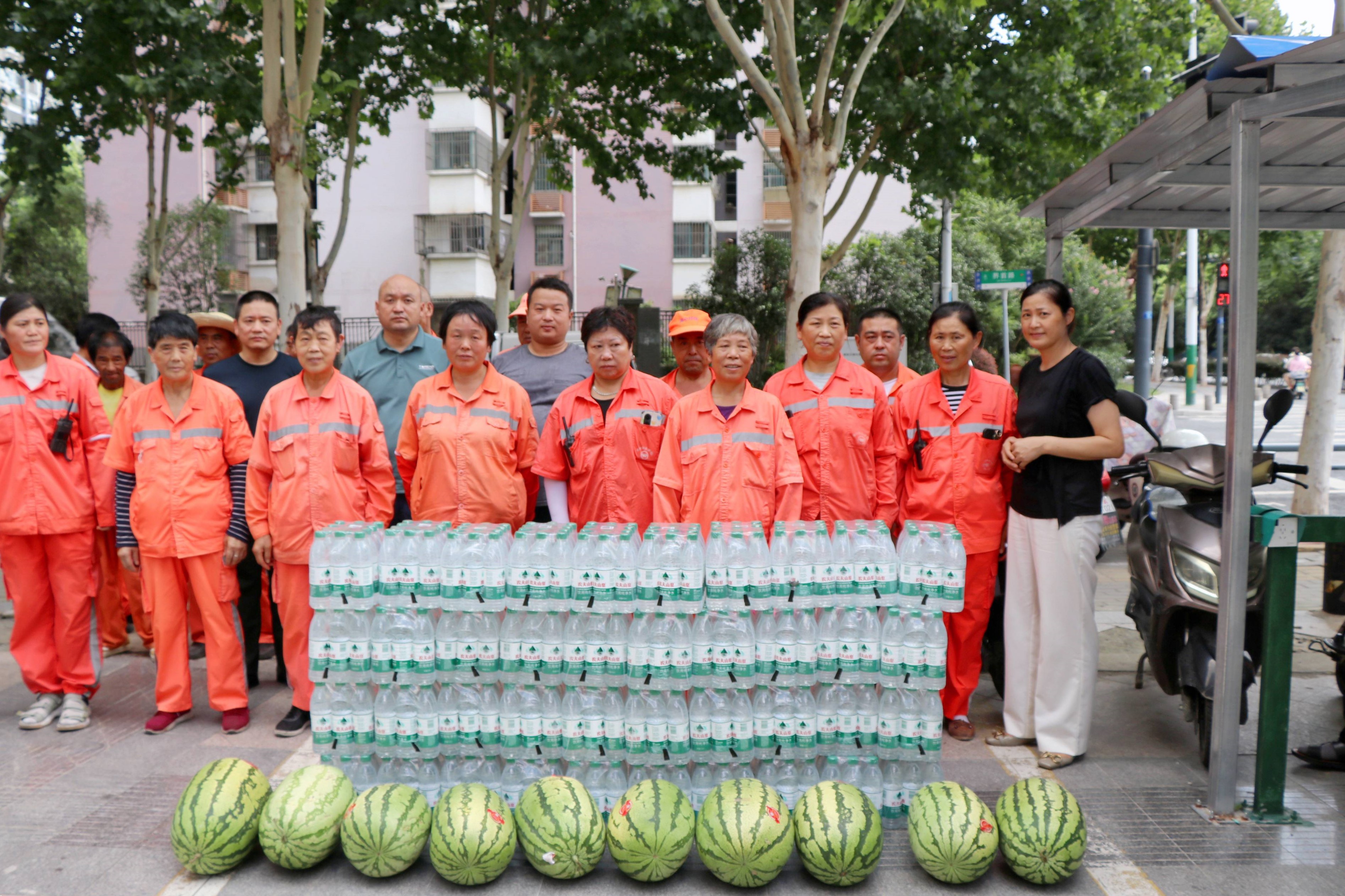 酷暑送清涼，關(guān)愛顯擔當——廬陽建華文創(chuàng)園攜手愛心企業(yè)開展夏日送清涼活動